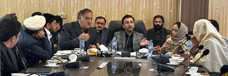 محکمہ تعلیم میں 16,454 آسامیوں کے لیے 8 لاکھ 66 ہزار سے زائد امیدواروں کی درخواستیں موصول، 406 پی ایچ ڈی ڈگری ہولڈرز بھی شامل 7,161 معذور امیدواروں کے علاوہ 4 ٹرانسجنڈر افراد بھی امیدواران میں شامل
