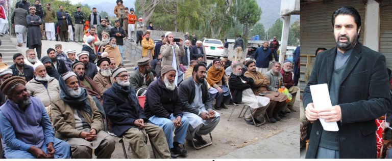خیبر پختونخوا کے وزیر برائے محنت فضل شکور خان نے مزدوروں کی