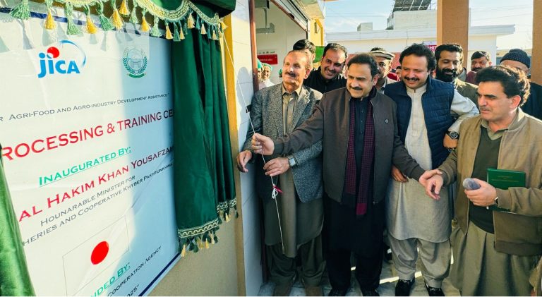 پولٹری کوآپریٹیو سوسائٹی خیبرپختونخوا کے وفد  نے خیبر پختونخوا کے وزیر برائے لائیو سٹاک، فشریز و کوآپریٹیو فضل حکیم خان یوسفزئی
