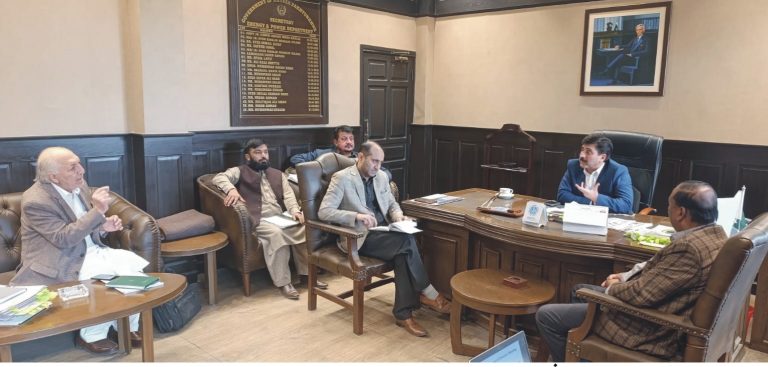 خیبرپختونخواحکومت1لاکھ30ہزارغریب ومتوسط گھرانوں کومفت سولرسسٹم کی فراہمی پرعمل پیرا ہے