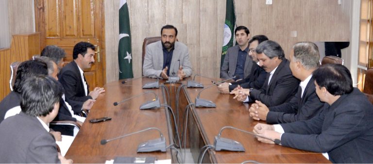 خیبر پختونخوا کے وزیر قانون آفتاب عالم ایڈوکیٹ نے کہا ہے کہ حکومت ضم شدہ