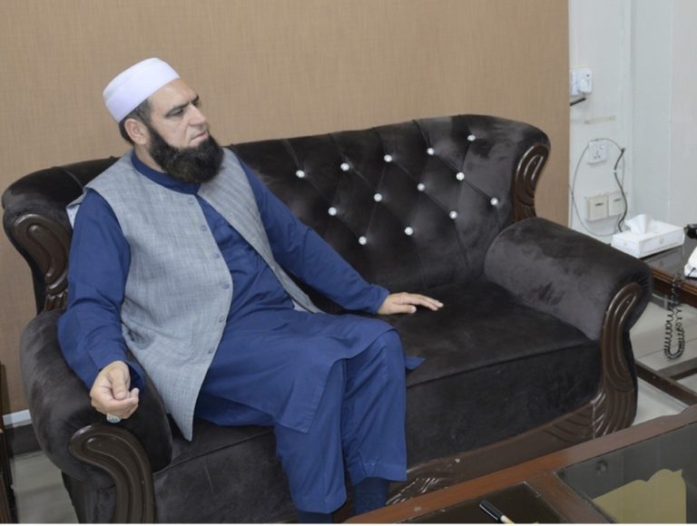 وزیر اعلیٰ خیبر پختونخواکے معاون خصوصی برائے ہاؤسنگ ڈاکٹر امجد علی سے نئے تعینات
