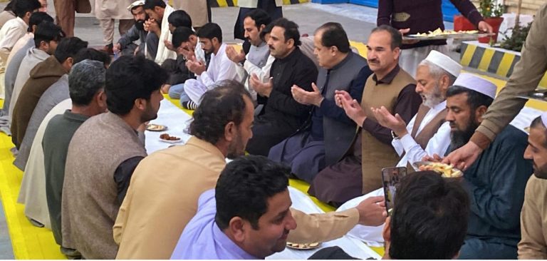 خیبر پختونخوا کے وزیر لائیو سٹاک، فشریز و کوآپریٹیو فضل حکیم خان نے سنٹرل جیل