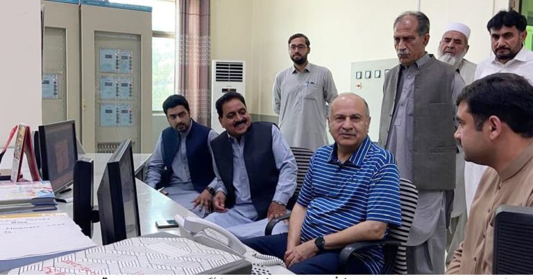 معاون خصوصی  برائے توانائی  انجنئیر طارق سدوزئی کا پیہورپن بجلی گھر  صوابی کا دورہ،پیداواری یونٹس کا جائزہ