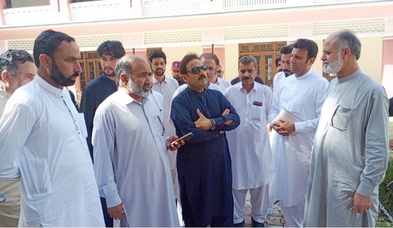 خیبرپختونخوا کے وزیر برائے لائیو سٹاک، فشریز و کوآپریٹیو فضل حکیم خان یوسفزئی نے