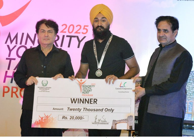 اقلیتی نوجوان ہماری قومی شناخت کا فخر ہیں: مشیر اطلاعات