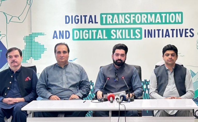 خیبرپختونخوا میں نوجوانوں کے لیے ایمپلائی ایبل ڈیجیٹل اسکلز منصوبے کا افتتاح