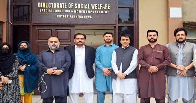 خیبرپختونخوا میں سماجی بہبود کی سرگرمیوں کو تیز کرنے کا عزم، قاسم علی شاہ کی زیر صدارت اجلاس