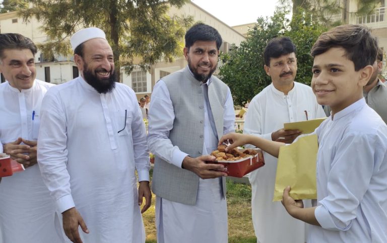ایڈیشنل سیکرٹری کا تیمرگرہ ماڈل سکول کا دورہ، طلبہ کو خوش آمدید، معیاری تعلیم کے فروغ پر زور