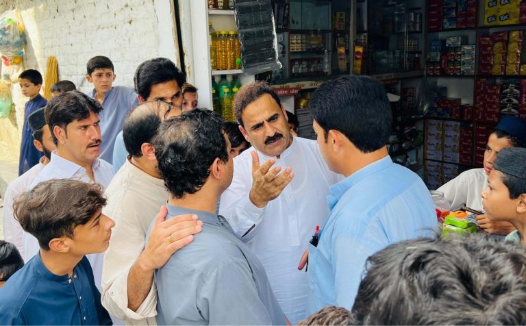 سوات میں یتیم بچوں اور بیواؤں میں روشن مستقبل و سہارا کارڈز کی تقسیم، ماہانہ مالی امداد فراہم کی جائے گی۔