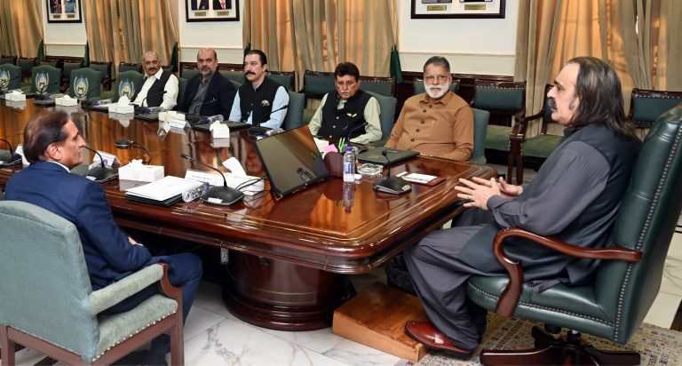 وزیراعلیٰ خیبرپختونخوا سے آزاد جموں و کشمیر وفد کی ملاقات، کشمیر کاز کے لئے متفقہ قرارداد لانے کا اعلان