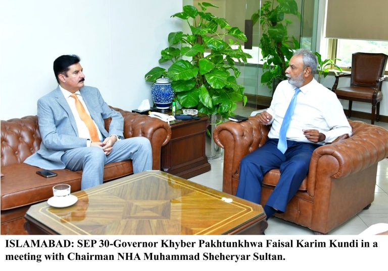 گورنر خیبرپختونخوا فیصل کریم کنڈی نے نیشنل ہائی ویز اتھارٹی (این ایچ اے) کے چیئرمین محمد شہریار سلطان سے منگل کے روز اسلام آباد میں ملاقات کی