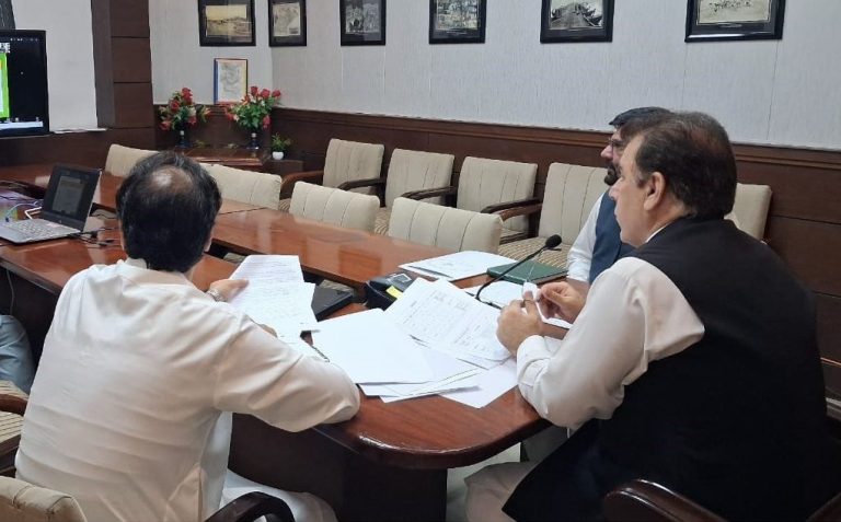 کمشنر پشاور ڈویژن ریاض خان محسود کی زیر صدارت ماہ اگست اور ماہ ستمبر کے حوالے سے ضلع کارکردگی کا جائزہ اجلاس