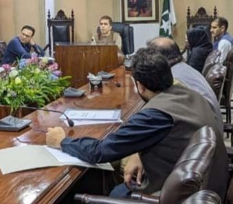 کمشنر مردان نثار احمد کی زیر صدارت اجلاس، غیر معیاری خوردنی اشیاء کے خلاف بھرپور مہم کا آغاز