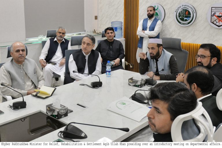 مور کی بہتر انجام دہی کے لیے بھرپور ہم اہنگی یقینی بنایا جائے، عاقب اللہ خان، صوبائی وزیر ریلیف، بحالی و آبادکاری