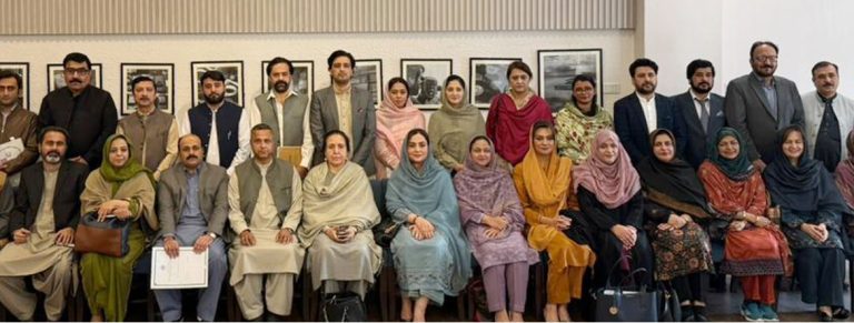 خیبر پختونخوا حکومت نے 2025-26ء ویمن امپاورمنٹ پالیسی پر کام کا آغاز کر دیا — ڈاکٹر سمیرا شمس کی زیرِ صدارت مشاورتی اجلاس