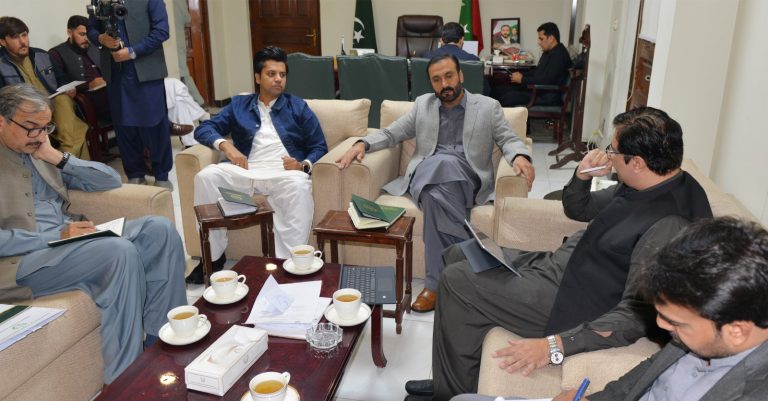 کوہاٹ میں سوئی ناردرن گیس پرائیویٹ لمیٹڈ (ایس این جی پی ایل) سے متعلق اعلیٰ سطح کے اہم اجلاس کا انعقاد