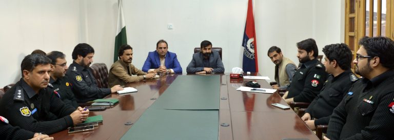 خیبرپختونخوا کے وزیر ایکسائز و ٹیکسیشن اور نارکوٹکس کنٹرول سید فخرجہان نے بدھ کے روز محکمہ ایکسائز و ٹیکسیشن اور نارکوٹکس کے نئے تعینات ہوئے والے سرکل آفیسرز اور ایکسائز تھانوں کے سٹیشن ہاؤس آفیسرز کیساتھ منعقدہ اجلاس کی صدارت کی