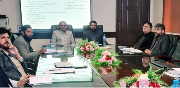 خیبر پختونخوا کے وزیر برائے پبلک ہیلتھ انجینئرنگ فضل شکور خان نے متعلقہ حکام کو ہدایت کی ہے کہ عوامی مفاد کے پیش نظر صوبے تمام اضلاع میں محکمہ کی جاری سکیموں پر کام کی رفتار مزید تیز کی جائے