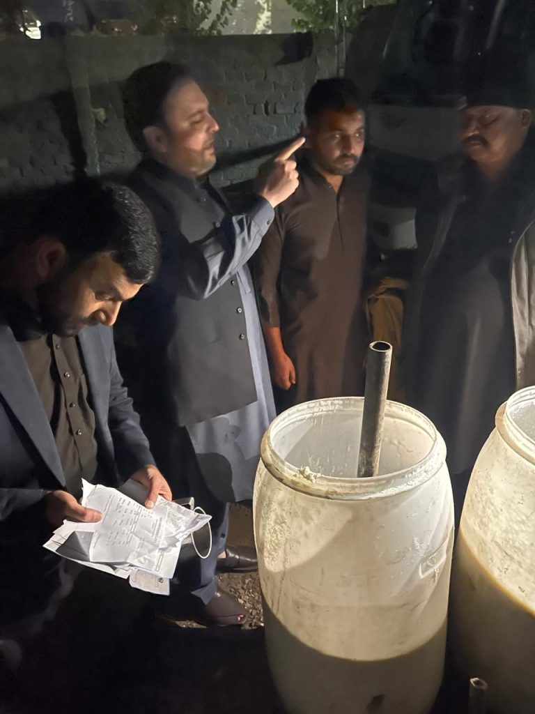 خیبرپختونخوا فوڈ اتھارٹی کی کارروائی ، جعلی، مصنوعی اور مضر صحت دودھ بنانے والا بڑا نیٹ ورک بے نقاب