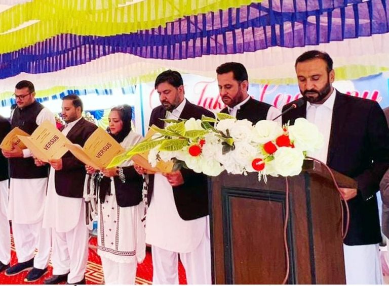 خیبر بار ایسوسی ایشن کی تقریبِ حلف برداری۔صوبائی وزیر قانون کی بحیثیت مہمان خصوصی شرکت