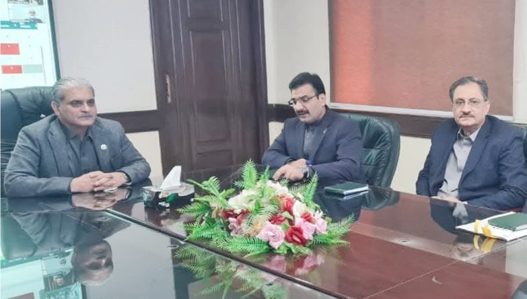 محکمہ پبلک ہیلتھ انجینئرنگ خیبر پختونخوا کی روڈمیپ امپلیمنٹیشن کمیٹی کا اجلاس سیکرٹری پبلک ہیلتھ انجینئرنگ داؤد خان کی زیر صدارت منعقد ہوا، جس میں خیبر پختونخوا گڈ گورننس روڈمیپ کے تحت جاری منصوبوں اور اصلاحاتی اقدامات کا تفصیلی جائزہ لیا گیا