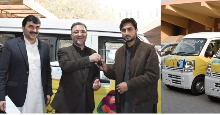 محکمہ صحت کی جانب سے خیبر پختونخوا کے دور دراز اضلاع میں حفاظتی ٹیکہ جات کی سرگرمیوں کے لیے نئی گاڑیوں کی فراہمی