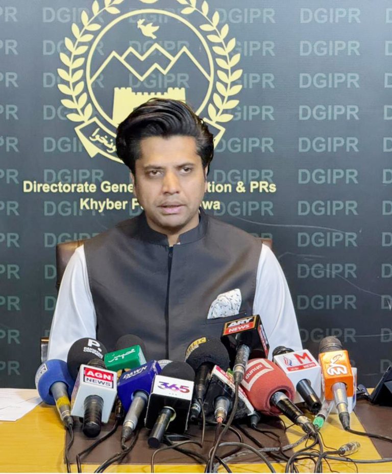 صوبے کی معیشت کے لئے سیاحت کا شعبہ انتہائی اہمیت کا حامل ہے، شفیع جان