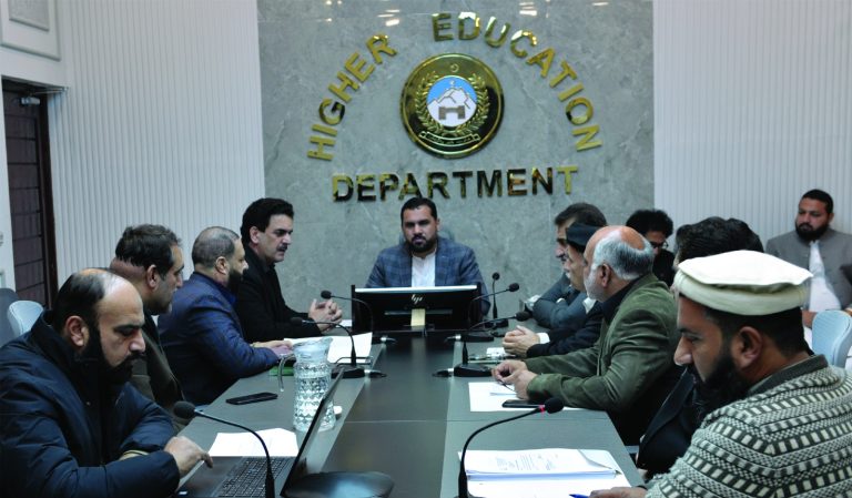 کامرس ایجوکیشن و مینجمنٹ سائنسز خیبرپختونخوا کے ڈائریکٹر جنرل، ڈائریکٹر اور ڈپٹی ڈائریکٹرز کے سروس رولز کے حوالے سے اجلاس منعقد ہوا