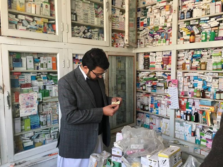 صوبہ بھر میں غیر قانونی میڈیکل سٹورز اور غیر معیاری ادویات کے خلاف کریک ڈاؤن کا حکم