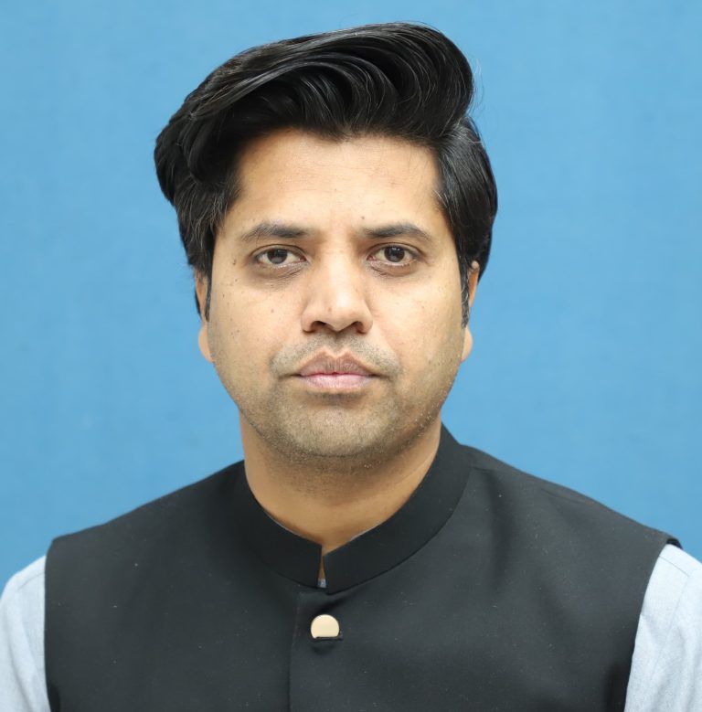 معاونِ خصوصی شفیع جان کی ہدایت پر ہنگو پھاٹک چوک کی جدید تعمیر کا فیصلہ، ٹریفک دباؤ کم کرنے کیلئے ڈائیورژن پلان تیار