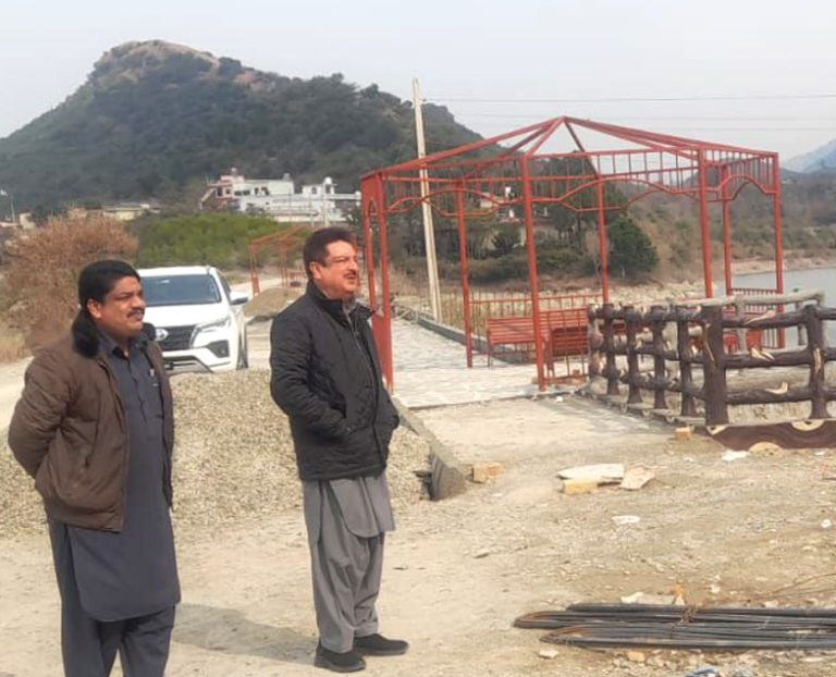 خیبر پختونخوا کے وزیرِ ابتدائی وثانو ی تعلیم ارشدایوب نے ضلع ہر پور میں بھٹری ڈیم (ریحانہ) پراجیکٹ کا دورہ