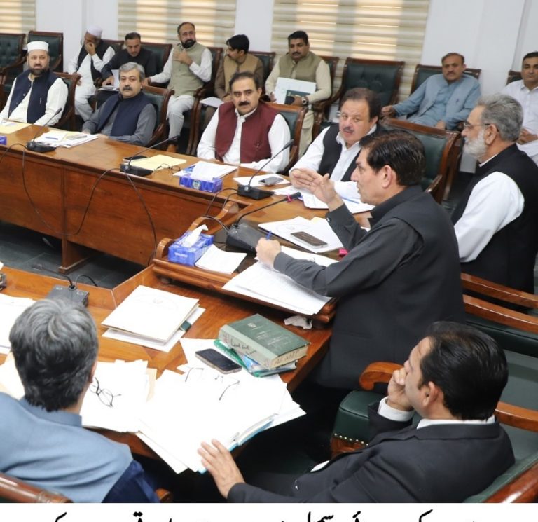 خیبر پختونخوا اسمبلی کی پارلیمانی کمیٹی کا اہم اجلاس منگل کے روز صوبائی اسمبلی سیکرٹریٹ پشاور میں منعقد ہوا، جس کی صدارت کمیٹی کے کنوینر و رکن صوبائی اسمبلی نذیر احمد عباسی نے کی