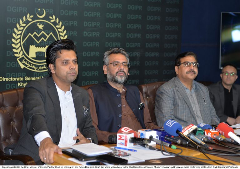 دہشتگردی کے خلاف جنگ میں خیبرپختونخوا فرنٹ لائن کا کردار ادا کر رہا ہے، معاون خصوصی برائے اطلاعات