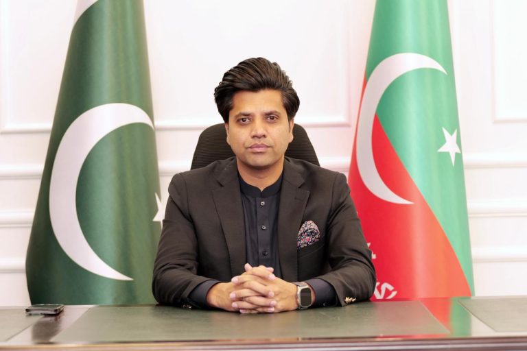 معاون خصوصی برائے اطلاعات شفیع جان اور صوبائی وزیر ہاؤسنگ ڈاکٹر امجد علی کی مشترکہ پریس کانفرنس