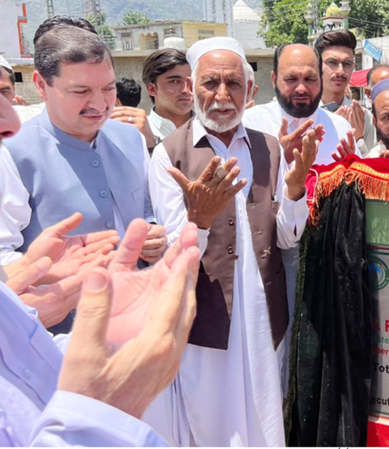 صوبائی وزیر آبپاشی ریاض خان نے ضلع بونیر میں 870 ملین روپے کے ”ڈریجنگ کریٹیکل واٹر ویز” منصوبے کا باضابطہ افتتاح کر دیا