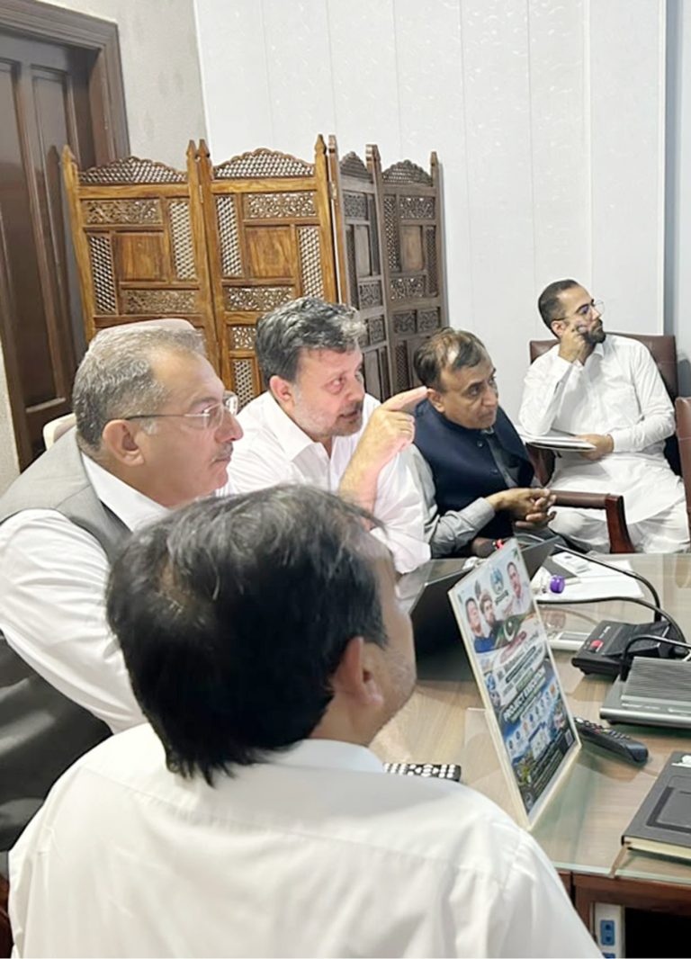 صوبائی حکومت لائیوسٹاک، فشریز اور کوآپریٹو کے شعبوں میں شفافیت، احتساب اور جدید ٹیکنالوجی کے فروغ کے لیے پرعزم ہے، جبکہ ان شعبوں کی ترقی کے ذریعے دیہی معیشت کو بھی مزید مستحکم بنایا جائے گا۔محمد خورشید خٹک