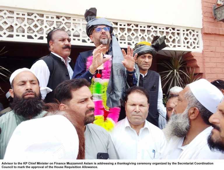 خیبرپختونخوا کے تمام سرکاری ملازمین کو وسائل اور استطاعت کے مطابق جائز حقوق اور مراعات ملتے رہیں گے۔ مشیر خزانہ خیبرپختونخوا مزمل اسلم