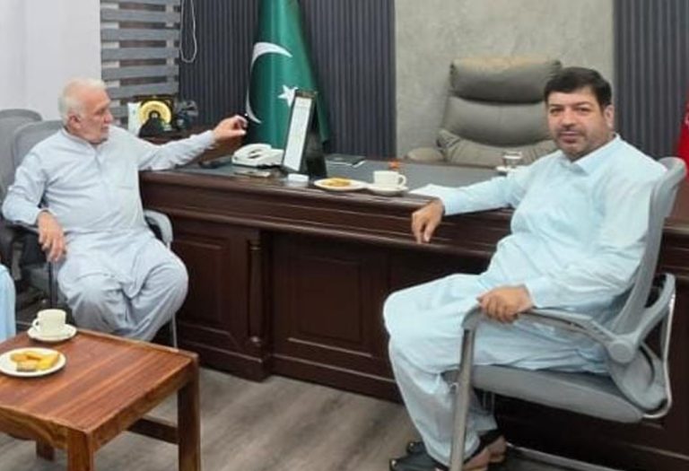 حیات آباد انڈسٹریلسٹ ایسوسی ایشن کے صدر فیصل کاکاخیل کی مشیر صنعت سے ملاقات، صنعتی پالیسیوں اور صنعتکاروں کو درپیش مسائل پر تفصیلی تبادلہ خیال