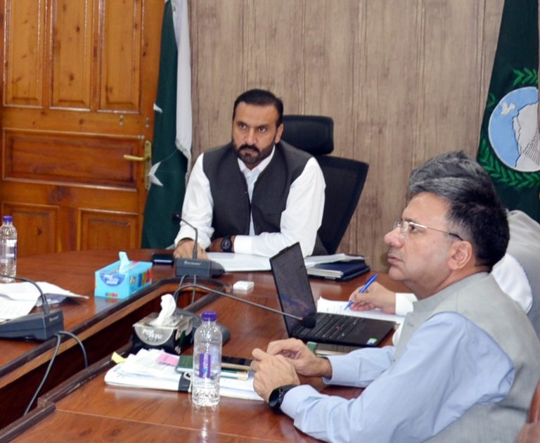 خیبر پختونخوا کے وزیرِ قانون انسانی حقوق و پارلیمانی امور آفتاب عالم نے کہا ہے کہ موجودہ دور کے تقاضوں سے ہم آہنگ مؤثر قانون سازی صوبائی حکومت کی اہم ترجیح ہے