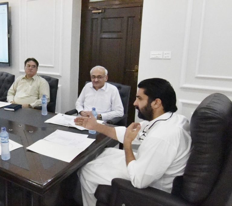 صوبائی وزیر فضل شکورخان کی زیرصدارت سوات اور بر سوات میں محکمہ پبلک ہیلتھ انجینئرنگ کے امور کی تقسیم سے متعلق اہم اجلاس کا انعقاد