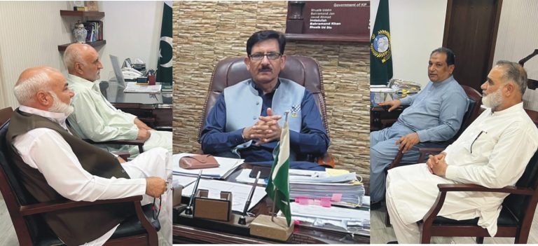 ڈائریکٹر جنرل محکمہ اطلاعات و تعلقات عامہ خیبر پختونخواہ محمد انصار خلجی نے کہا ہے کہ صوبائی حکومت اخبارات کے مالکان اور صحافیوں کے مسائل حل کرنے میں خصوصی دلچسپی لے رہی ہے